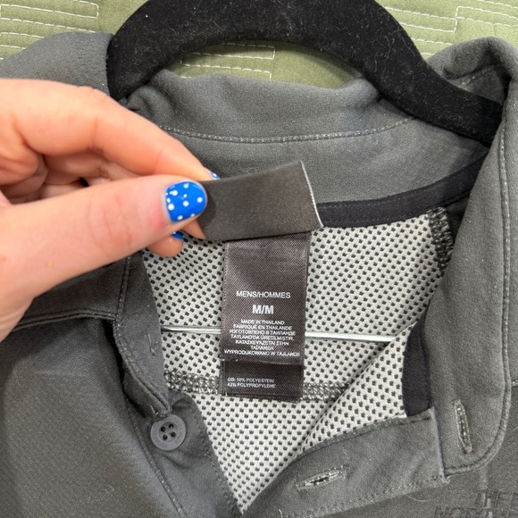The North Face Gray Performance Polo Shirt size M medium blended fabric button - Picture 5 of 6